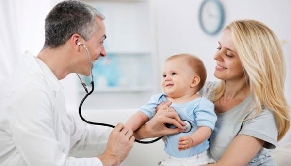 Phụ huynh nên đưa trẻ đến gặp bác sĩ ngay khi thấy các triệu chứng tăng nặng của bệnh